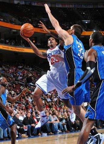 并非情怀不 并非情怀不